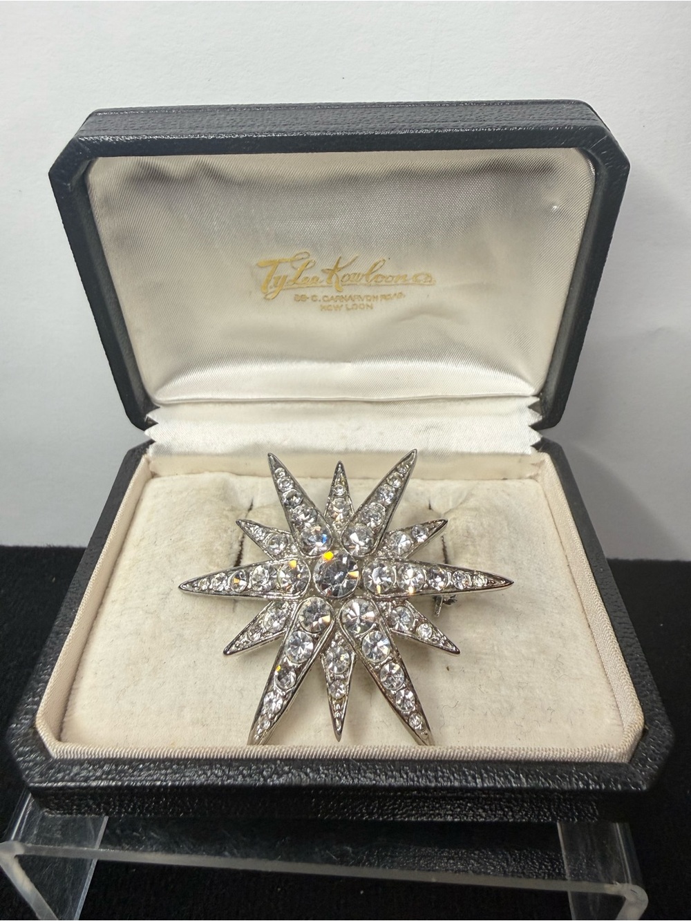 VTG Clear Rhinestone Star/Starburst Brooch